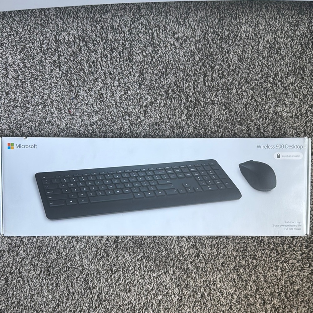 Microsoft Black Wireless Keyboard and Mouse Set (Unused/Never Unboxed)